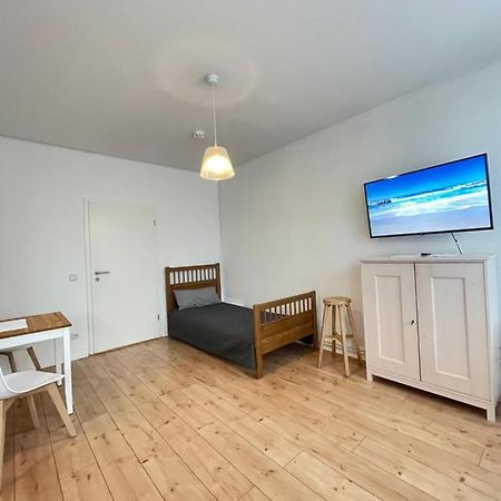 Ferienwohnung Im Stadtzentrum Von Bernau - Schoene Ferienwohnung Mit 1 1/2 Zimmern, Bad, Spuelmaschine, Waschmaschine, Komplette Kueche, Wlan Bernau bei Berlin Exterior foto