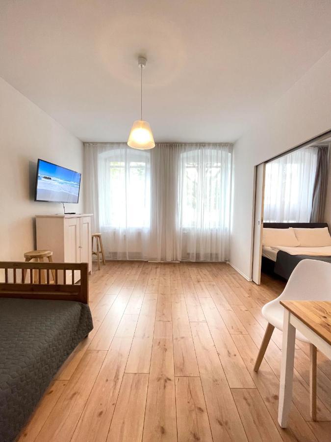 Ferienwohnung Im Stadtzentrum Von Bernau - Schoene Ferienwohnung Mit 1 1/2 Zimmern, Bad, Spuelmaschine, Waschmaschine, Komplette Kueche, Wlan Bernau bei Berlin Exterior foto