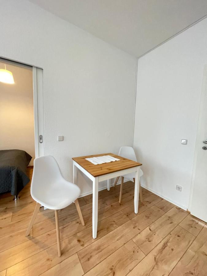 Ferienwohnung Im Stadtzentrum Von Bernau - Schoene Ferienwohnung Mit 1 1/2 Zimmern, Bad, Spuelmaschine, Waschmaschine, Komplette Kueche, Wlan Bernau bei Berlin Exterior foto