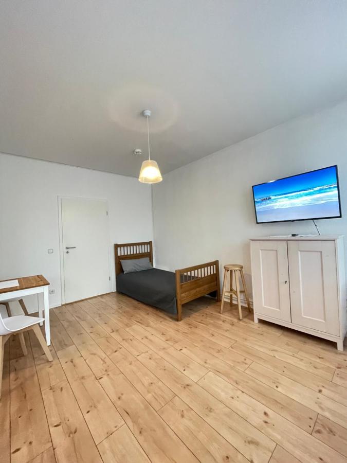Ferienwohnung Im Stadtzentrum Von Bernau - Schoene Ferienwohnung Mit 1 1/2 Zimmern, Bad, Spuelmaschine, Waschmaschine, Komplette Kueche, Wlan Bernau bei Berlin Exterior foto